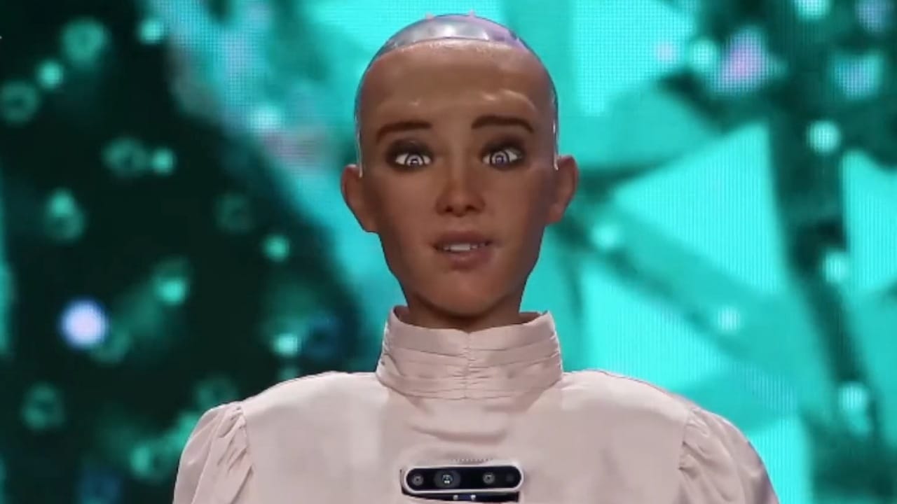الروبوت صوفيا تشارك في مبادرة مستقبل الاستثمار..فيديو