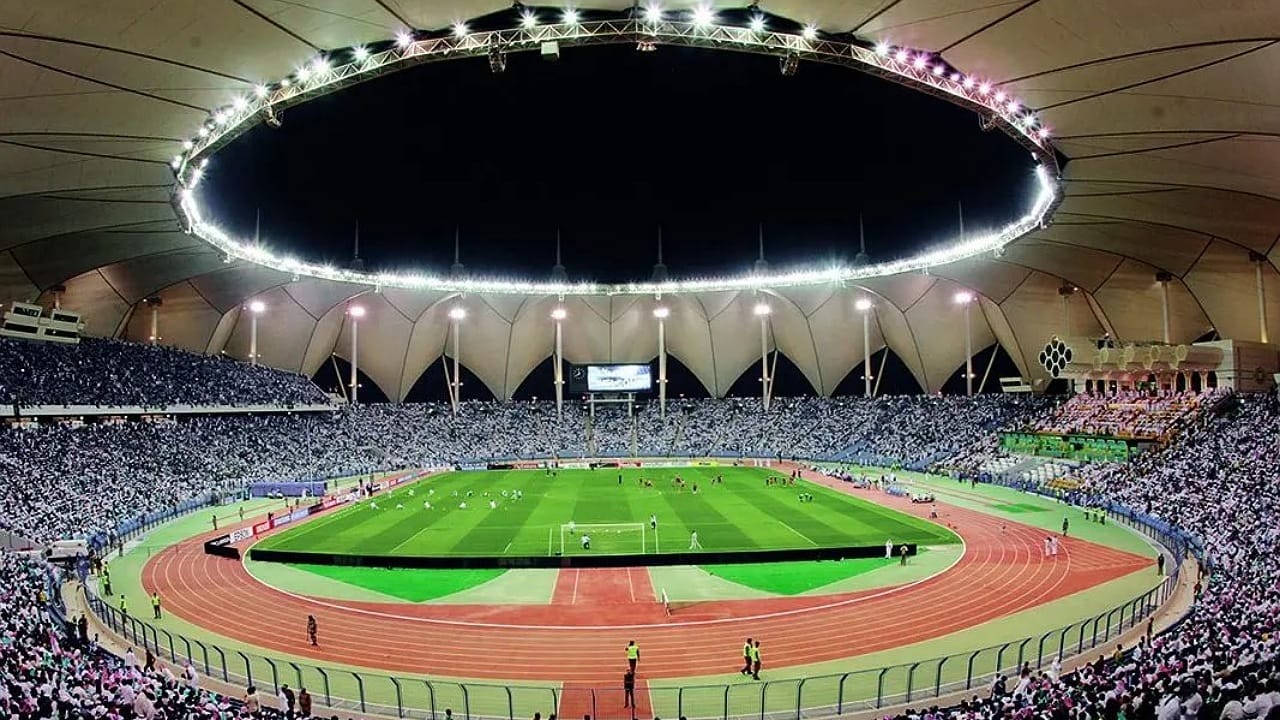 استاد الملك فهد الدولي يحتضن مباراة الهلال والحزم