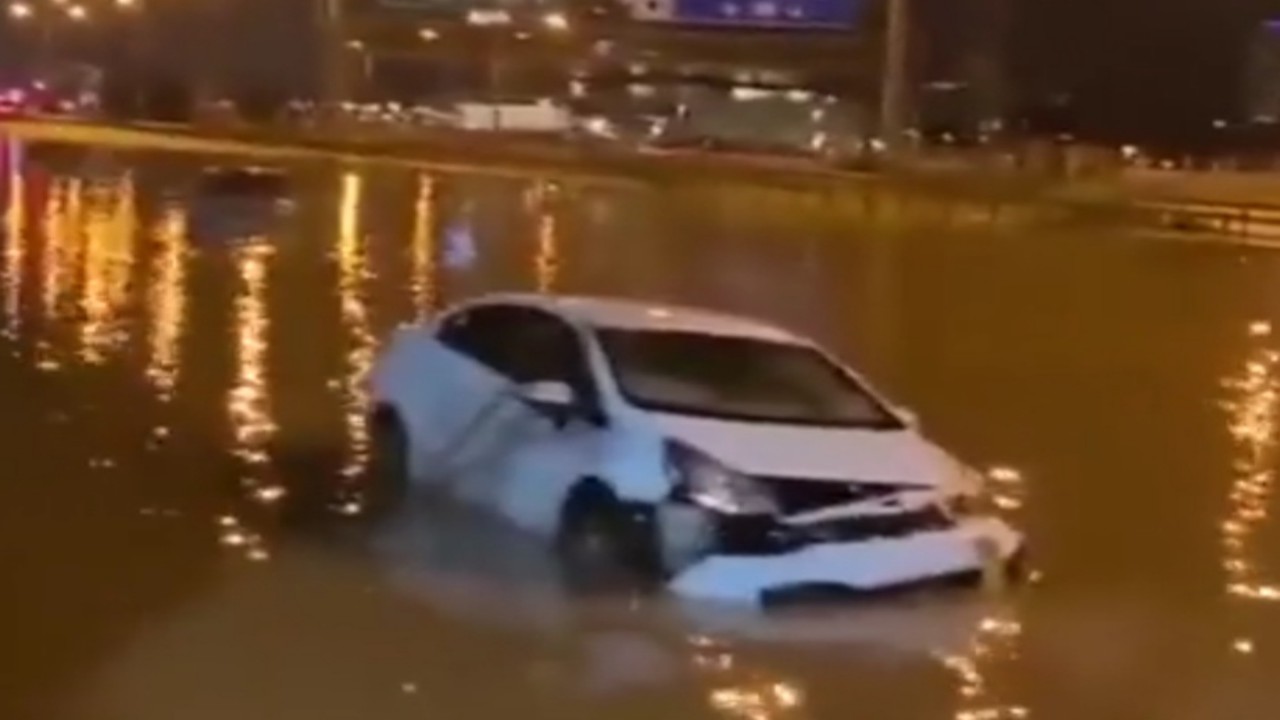 فيضانات تغرق الشوارع في تل أبيب .. فيديو