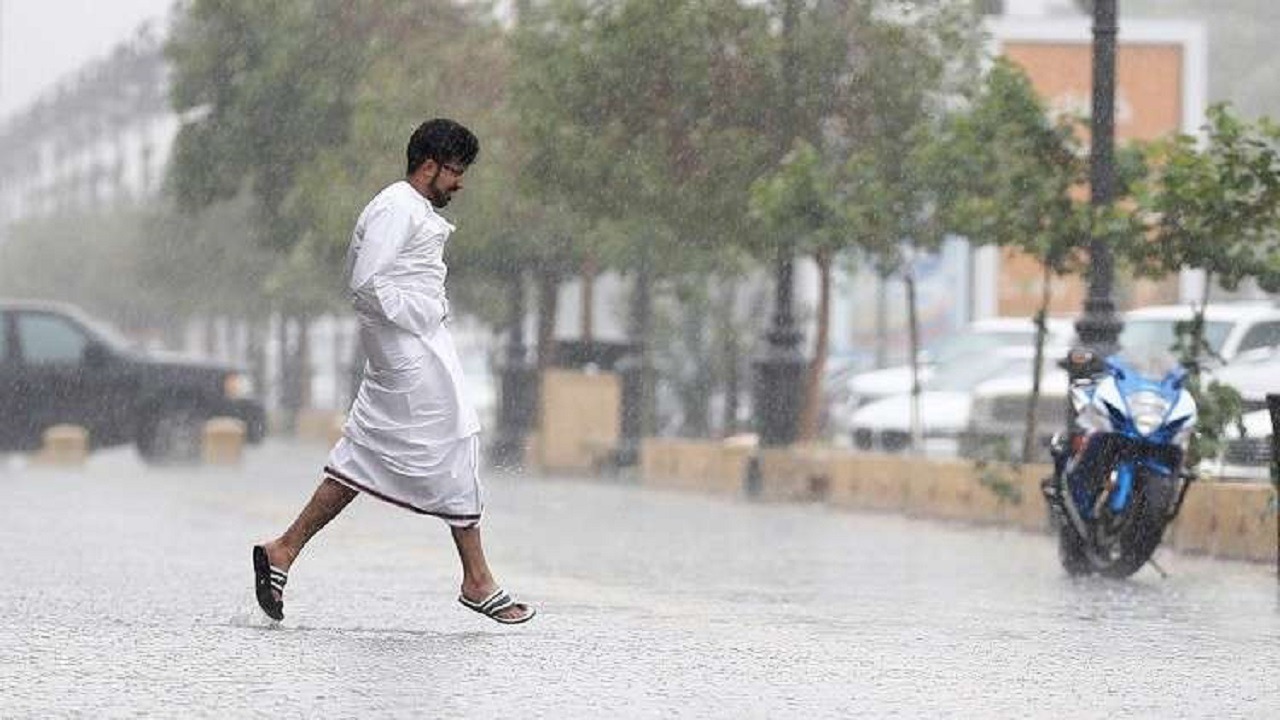 الجهني ينصح أهالي القصيم: ترا الأمطار &#8220;سردادي مردادي&#8221;