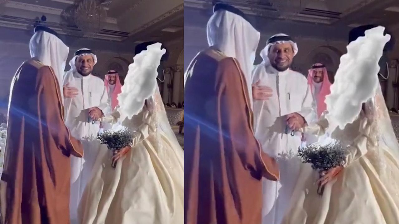 أب يسلم ابنته لزوجها في يوم زفافها بكلمات ممزوجة بالحزن والسعادة .. فيديو