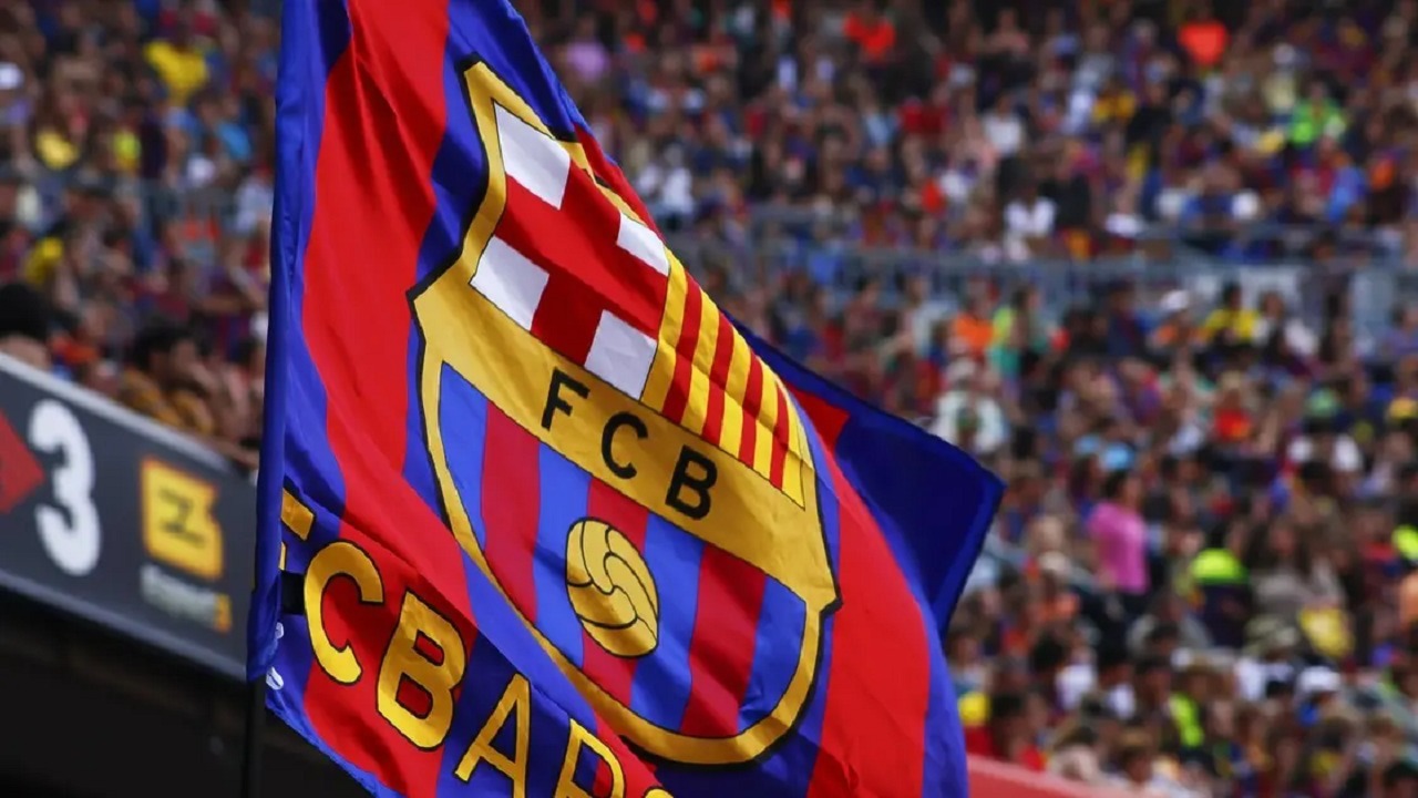 الاتحاد الأوروبي لكرة القدم يصدم برشلونة ويلزمه بالغرامة