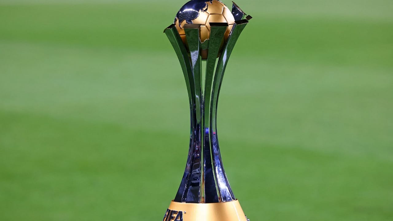 فيفا يعلن عن قائمة حكام كأس العالم للأندية
