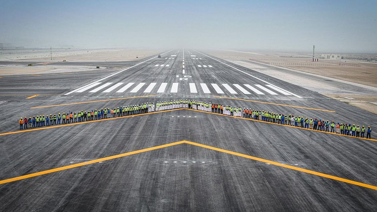 انتهاء المرحلة الأولى من إعادة تأهيل المدرج الغربي للطائرات في مطار الملك فهد الدولي