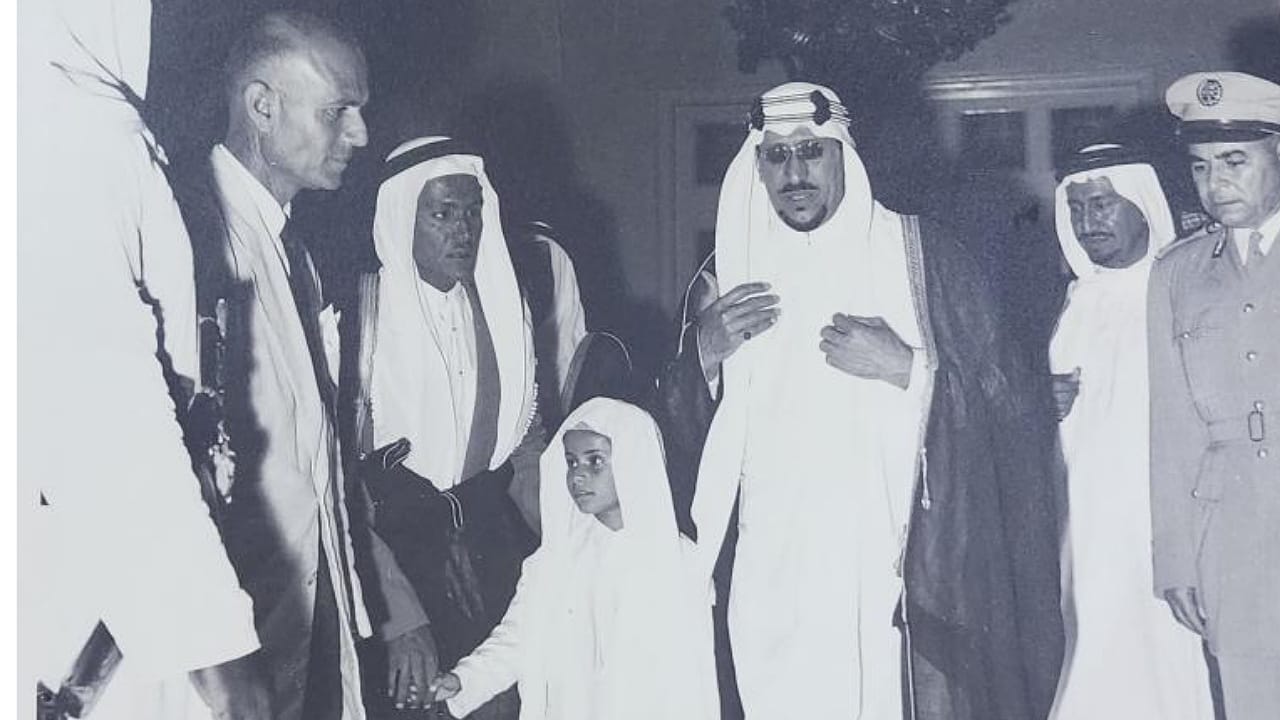صورة نادرة للملك سعود وابن عمته الأمير محمد بن سعود الكبير