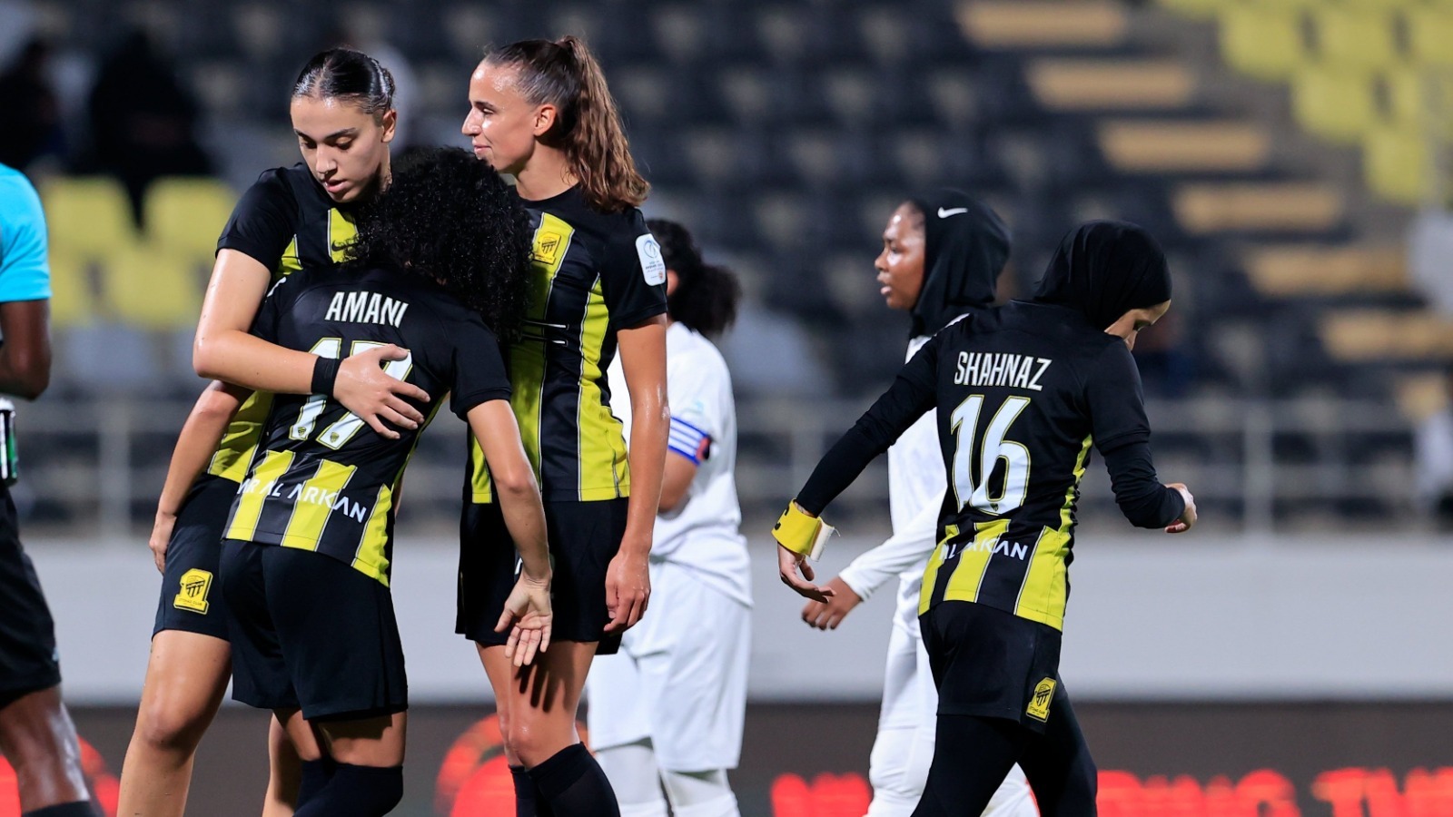 الاتحاد يتغلب على الرياض بثنائية في دوري السيدات