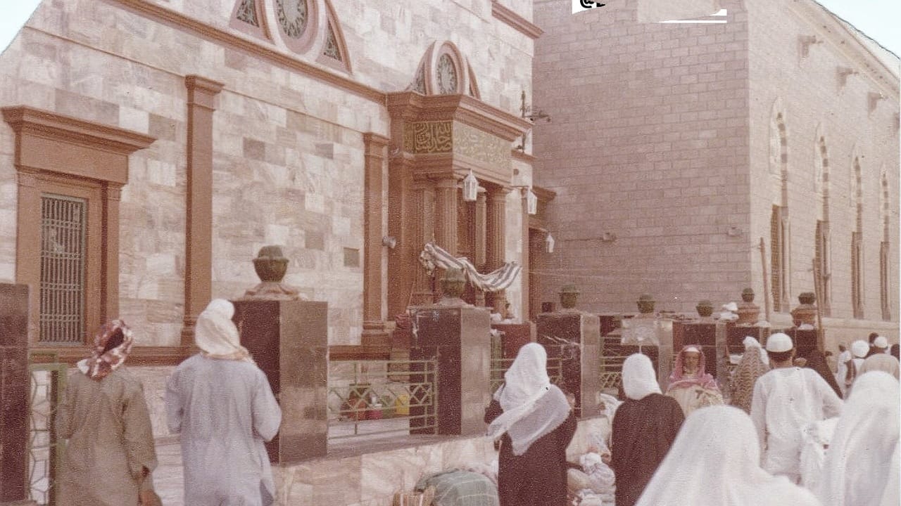 لقطات نادرة وجميلة من المسجد النبوي الشريف.. صور