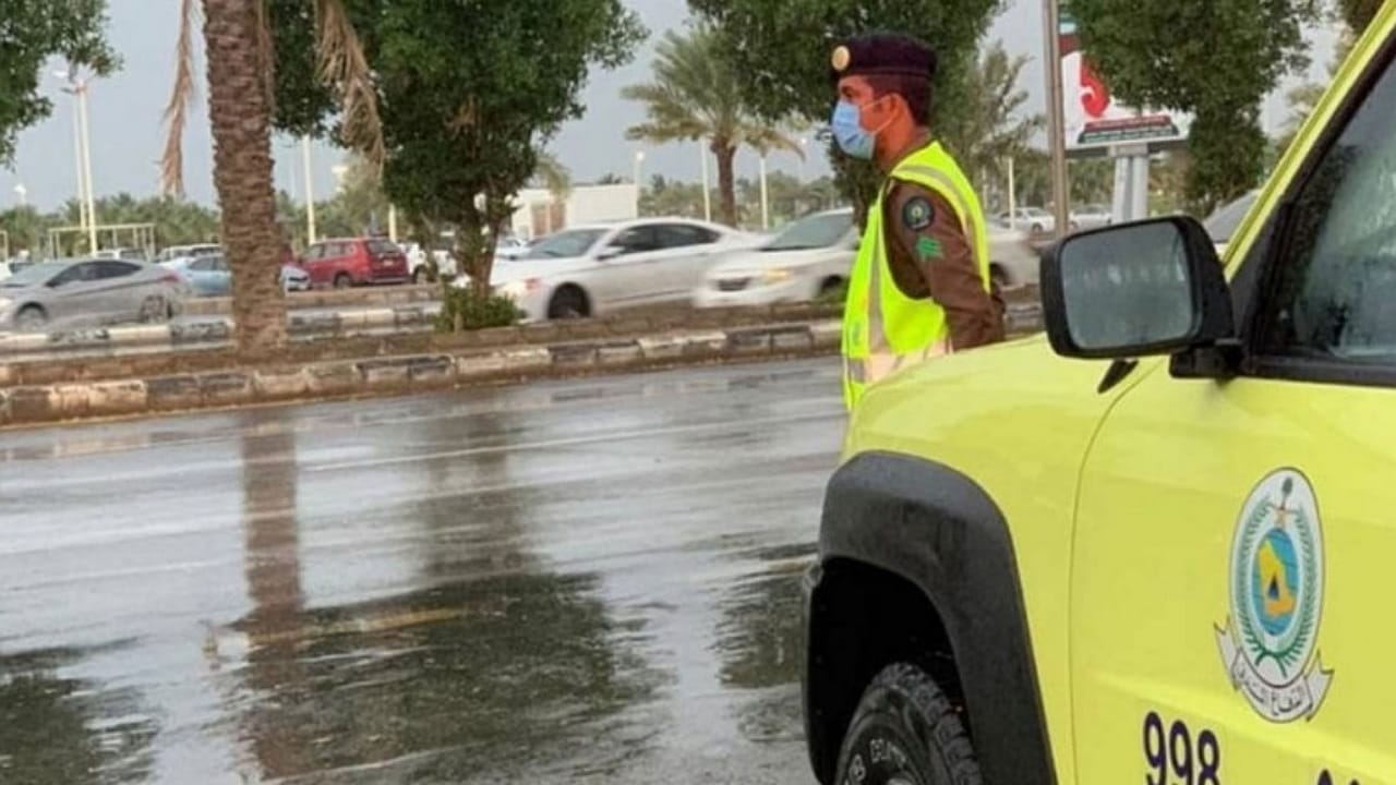 الدفاع المدني يدعو إلى الحيطة من استمرار فرص هطول الأمطار الرعدية