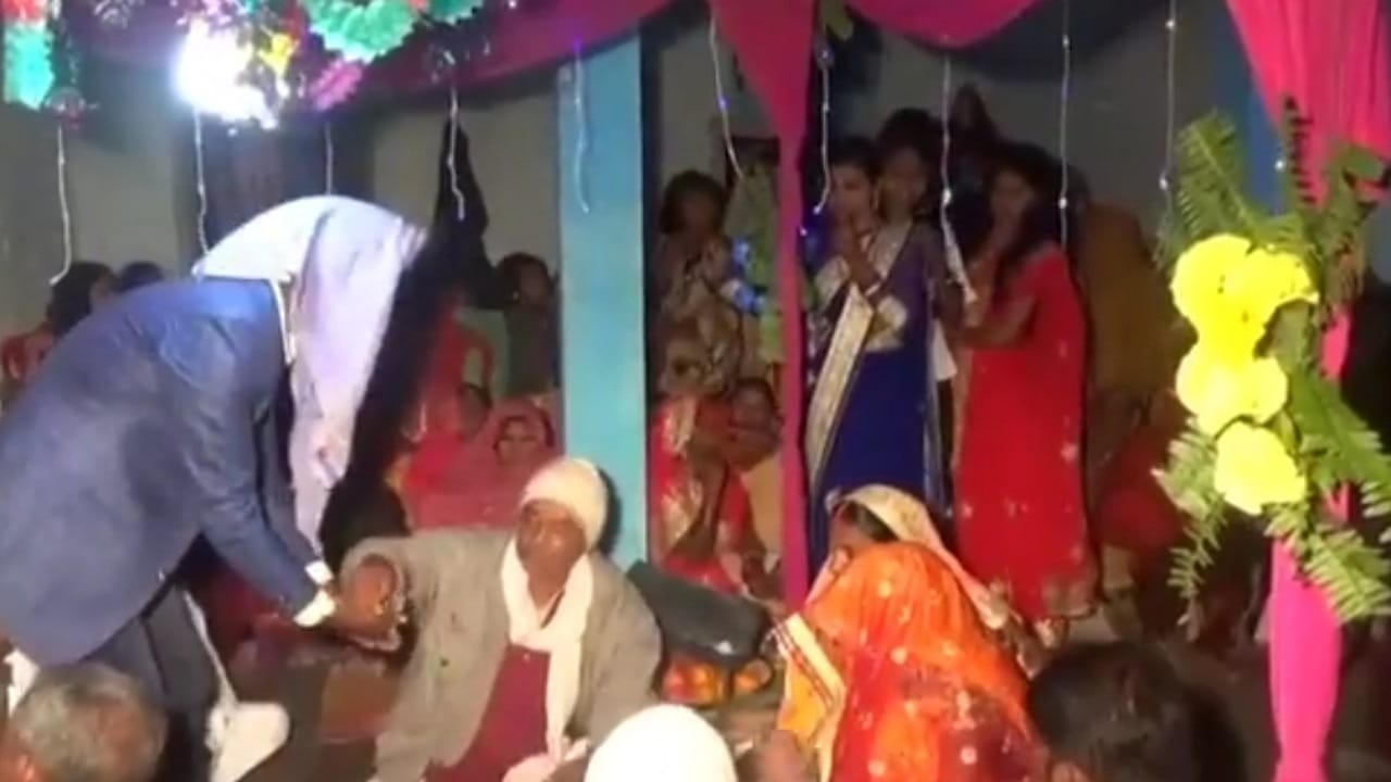 العادات الهندية تضع فتاة في مأزق..فيديو