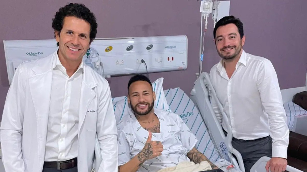طبيب منتخب البرازيل يكشف عن حالة نيمار بعد العملية