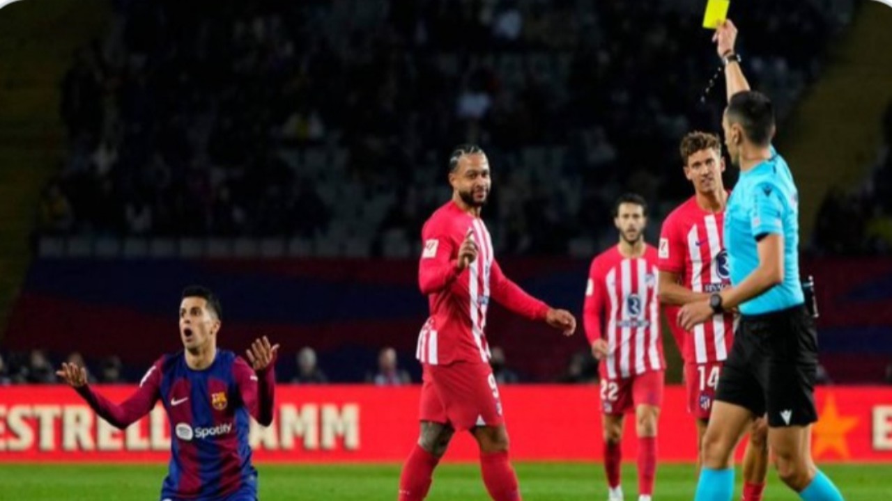 الاتحاد الإسباني يغرم برشلونة بسبب تواجد مساعد الحكم بالقرب من غرفة ملابس الفريق