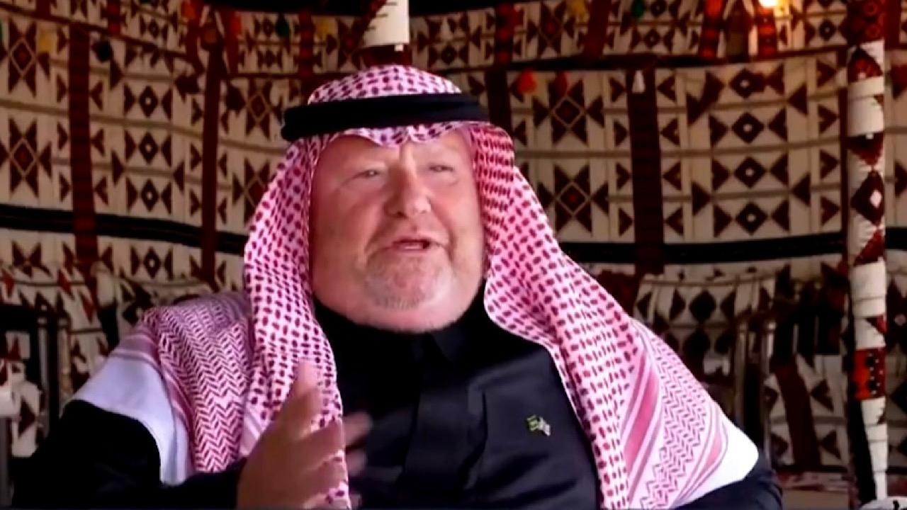 قصة بريطاني يعشق ⁧القهوة السعودية‬⁩ وينافس على جوائز مهرجان الإبل في الصياهد ٠٠ فيديو