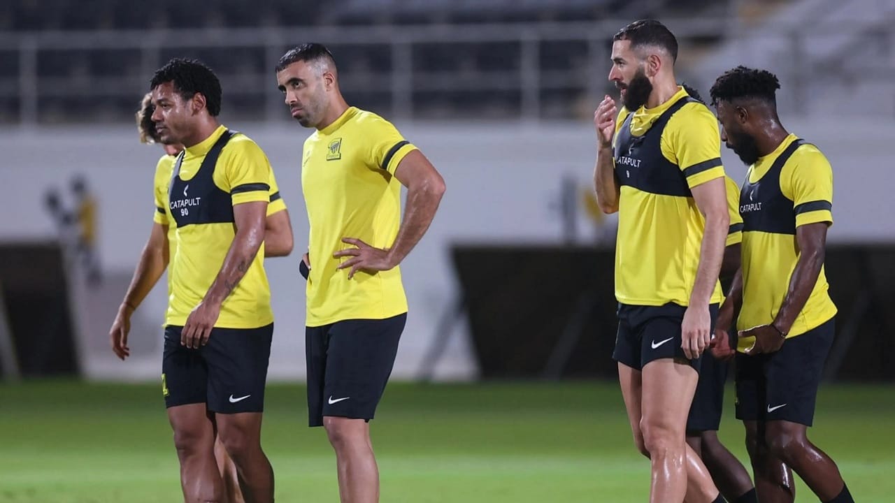 حمدالله يغيب عن تدريبات فريقه بسبب الإصابة