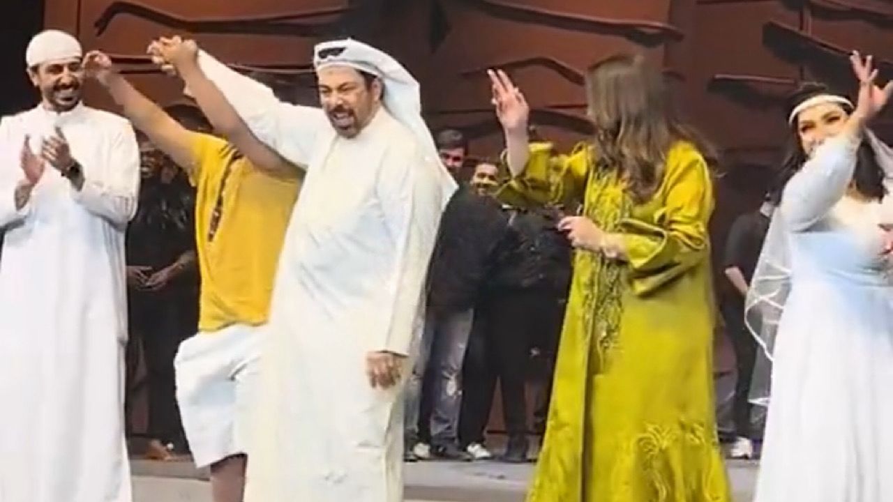 شاب من ذوي الهمم يرقص مع هدى حسين على المسرح بالرياض .. فيديو