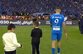 ميتروفيتش يحتفل مع ابنه بعد نهاية ديربي الرياض..فيديو