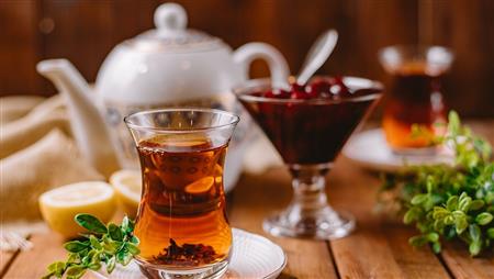 الخضيري يوضح حقيقة تأثير الشاي على عنصر الحديد في الكبدة والمكسرات
