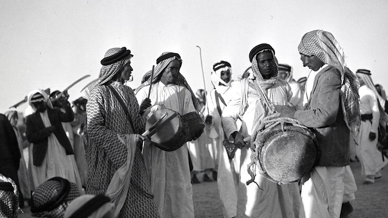 صورة نادرة توضح مظاهر الاحتفال بعيد الفطر بالجبيل قبل 88 عامًا