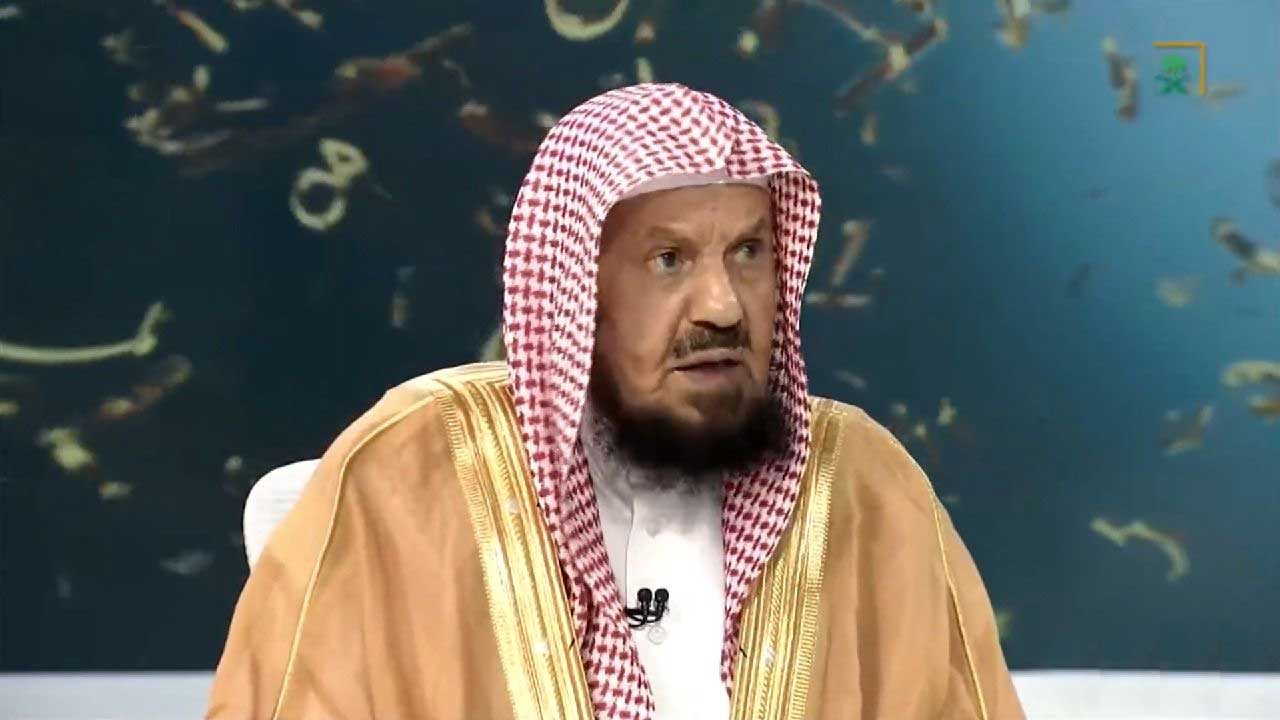 المنيع يوضح حكم بيع سيارات في مزاد علني دون ذكر عيوبها..فيديو