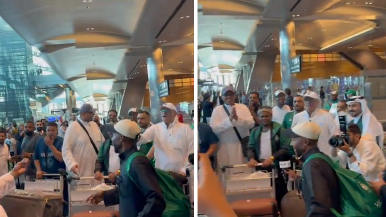 رابطة الأخضر تغني لحظة وصولهم الدوحة .. فيديو