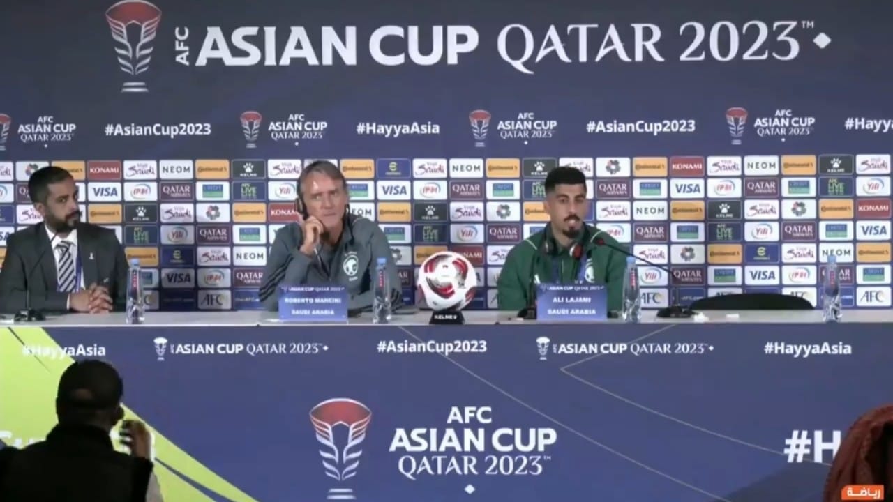 علي لاجامي: نسعى لإسعاد الشعب السعودي في مباراة الغد بالفوز .. فيديو