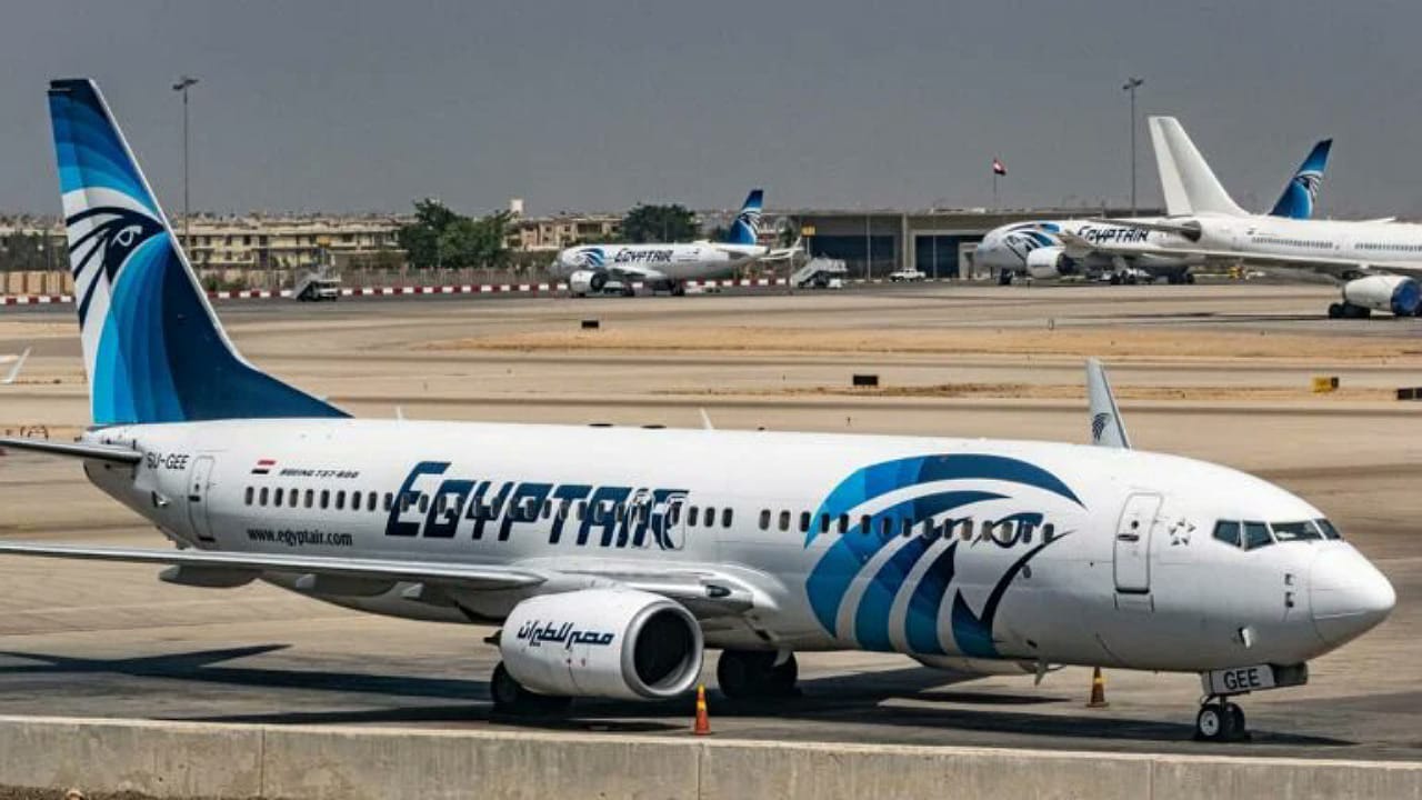 طائرة مصرية تغير مسار رحلتها وتهبط اضطراريًا بمطار أثينا
