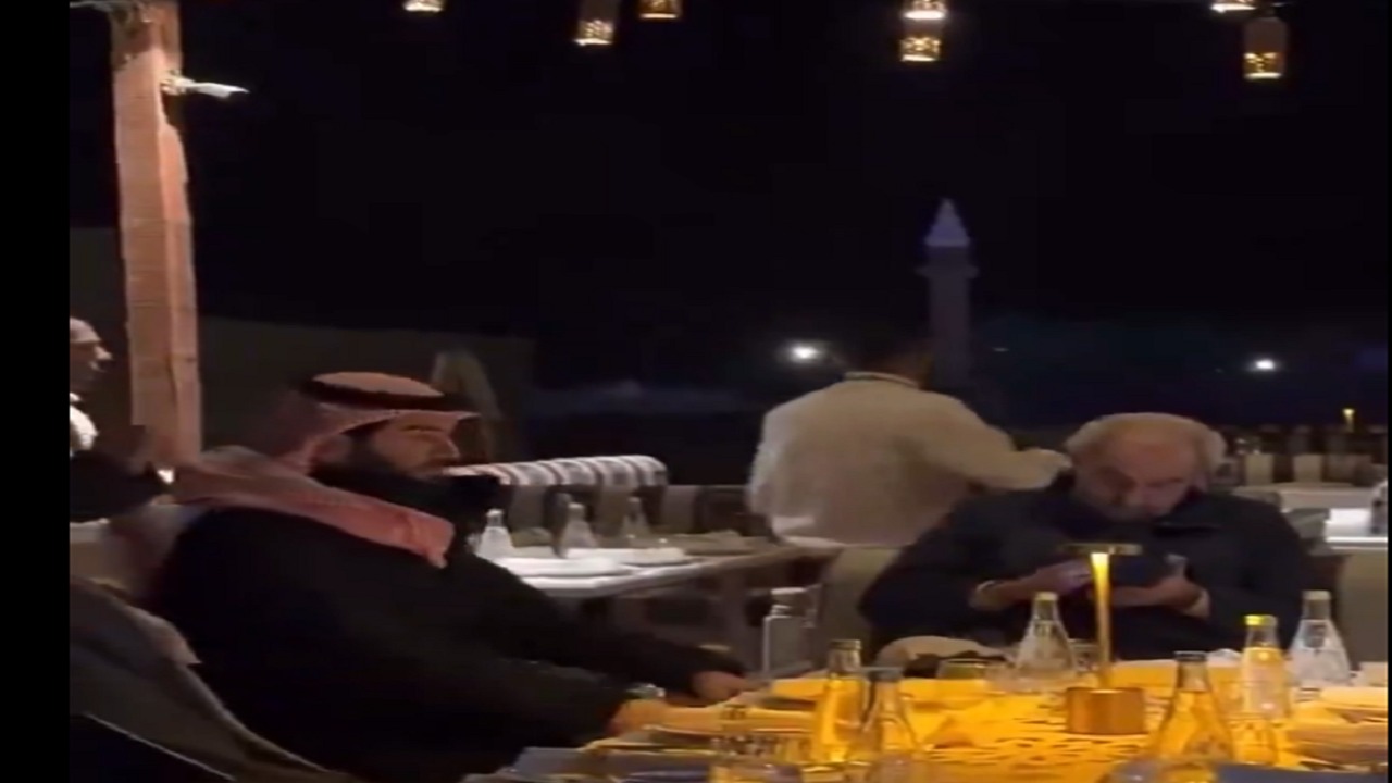 &#8220;ابن نافل&#8221; برفقة الأمير الوليد بن طلال .. فيديو