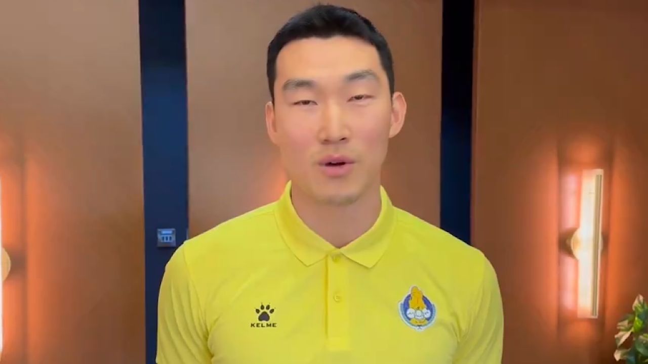الكوري جانغ هيون يوجه رسالة لجمهور الهلال قبل لقاء الأزرق والغرافة .. فيديو