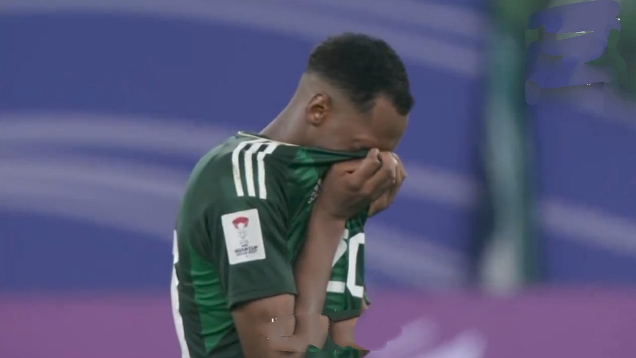 حسرة لاعبي المنتخب الوطني بعد توديع كأس آسيا .. فيديو