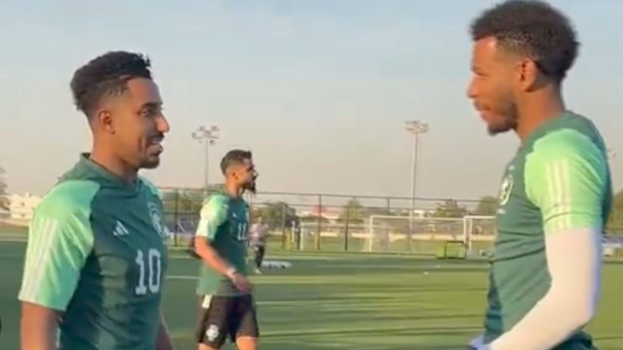 علي البليهي لـ الدوسري : قول إني أفضل مدافع سعودي لعبت معه .. فيديو