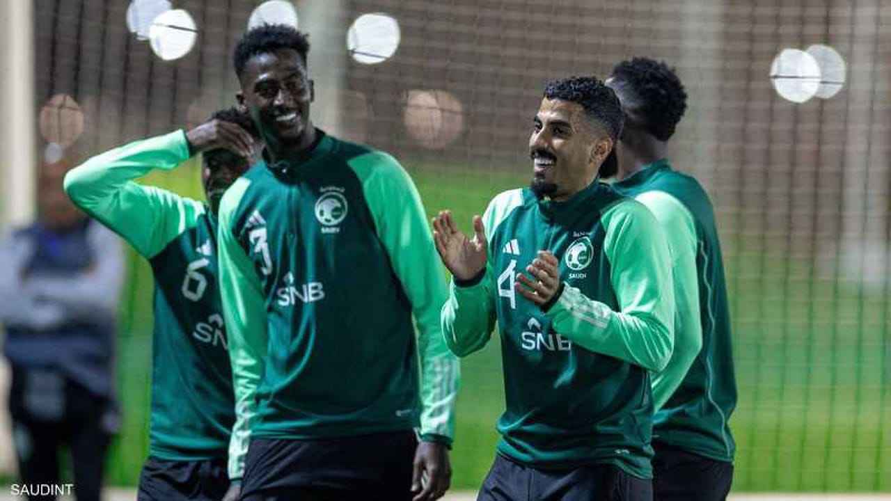 مشاهد: لا جديد 7 أساسيين في المنتخب من الهلال والسالمي يرد .. فيديو