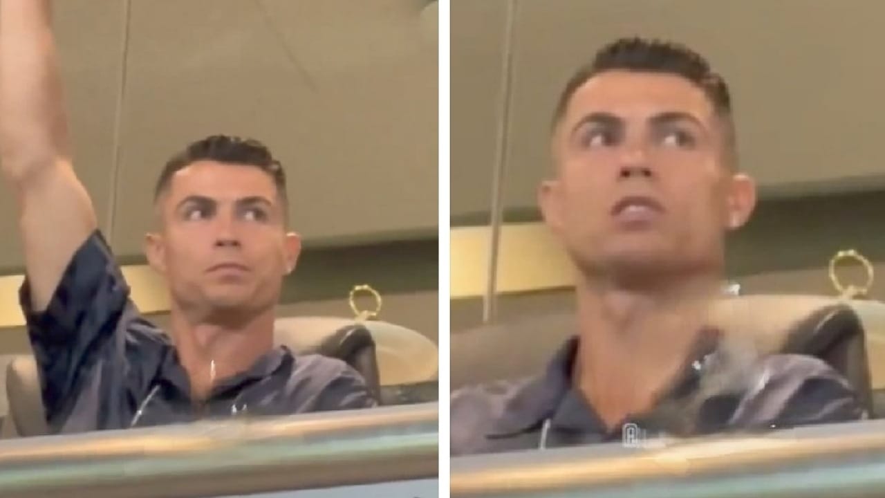 ردة فعل رونالدو بعد ترديد اسمه في الدقيقة السابعة من مباراة الحزم .. فيديو