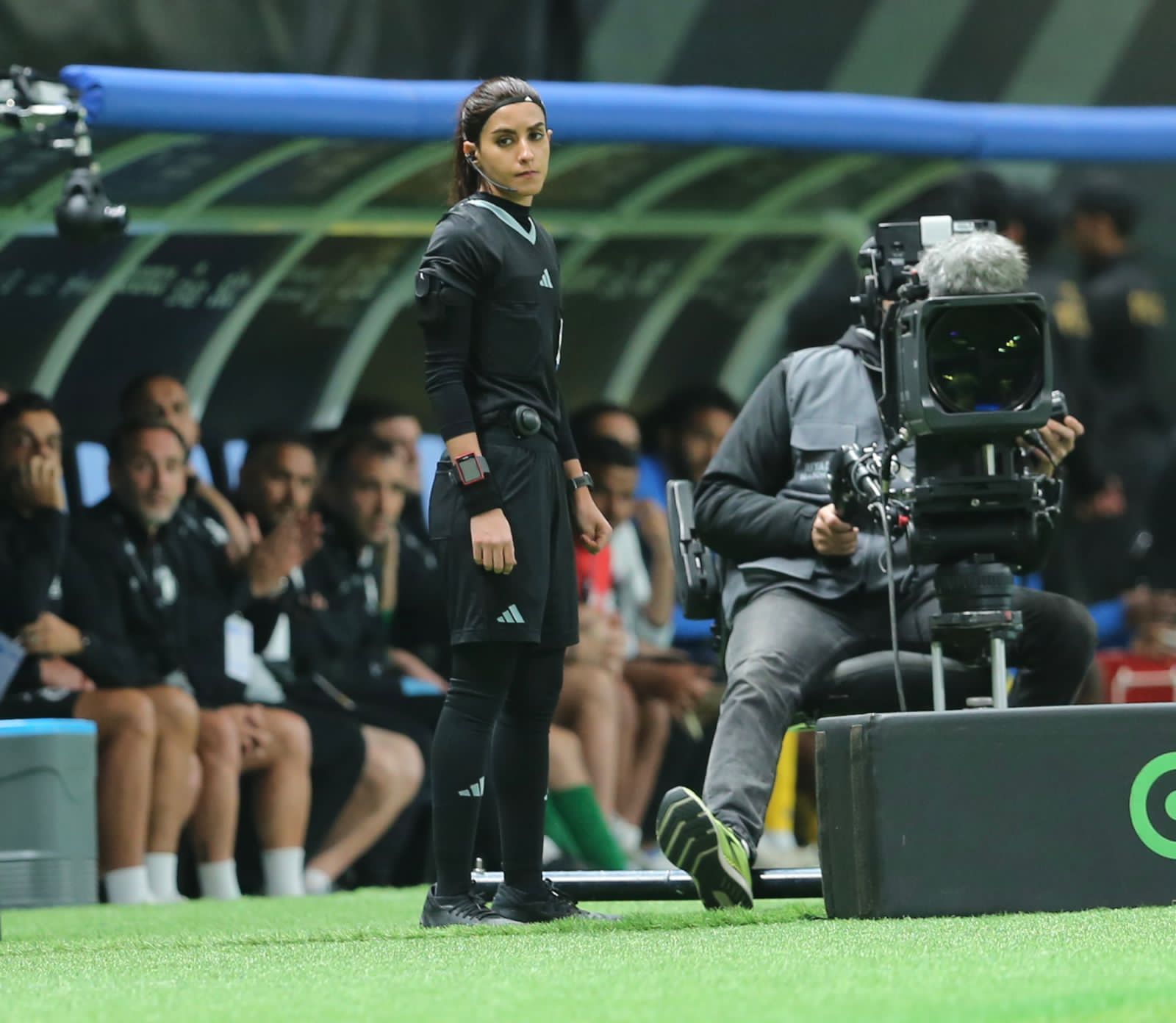 لقطات من مشاركة الحكمة هبة العويضي في مواجهة النصر وإنتر ميامي