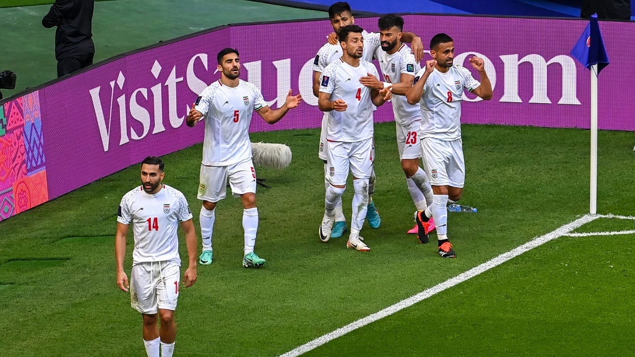 إيران تتأهل لنصف نهائي كأس آسيا
