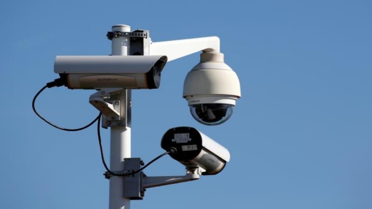 الداخلية توضح عقوبة مخالفات استخدام كاميرات المراقبة الأمنية