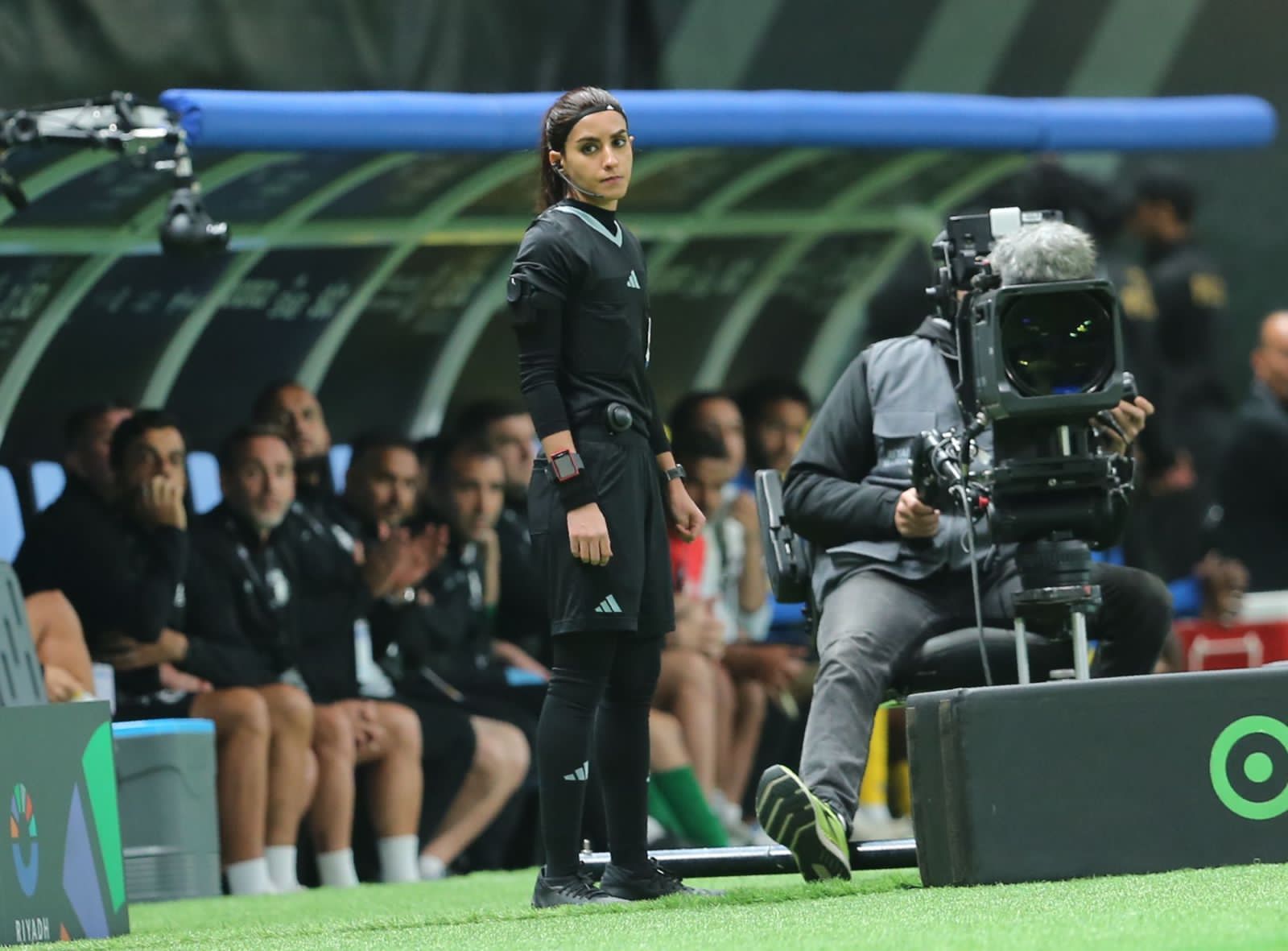 لقطات من مشاركة الحكمة هبة العويضي في مواجهة النصر وإنتر ميامي