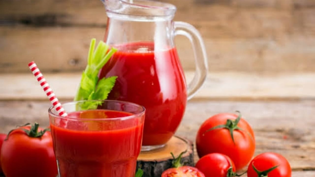 عصير الطماطم يخلص الجسم من سموم السالمونيلا