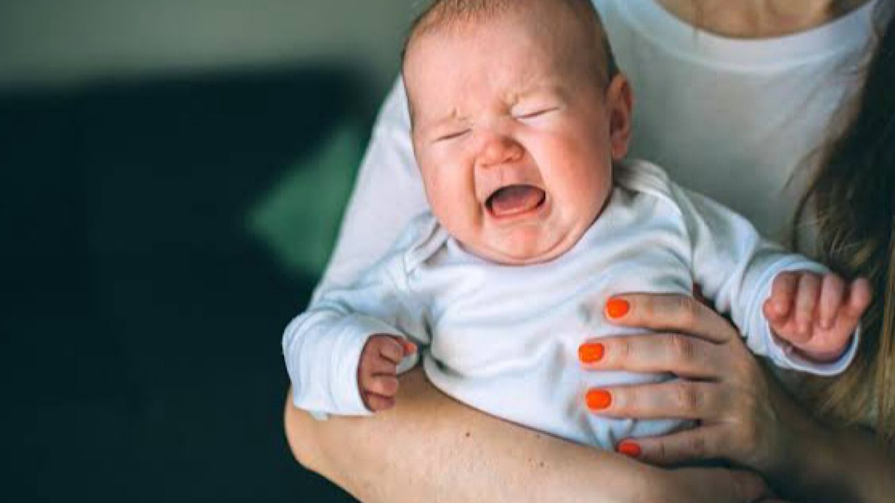 طرق مدهشة وفعالة لتهدئة بكاء الرضيع
