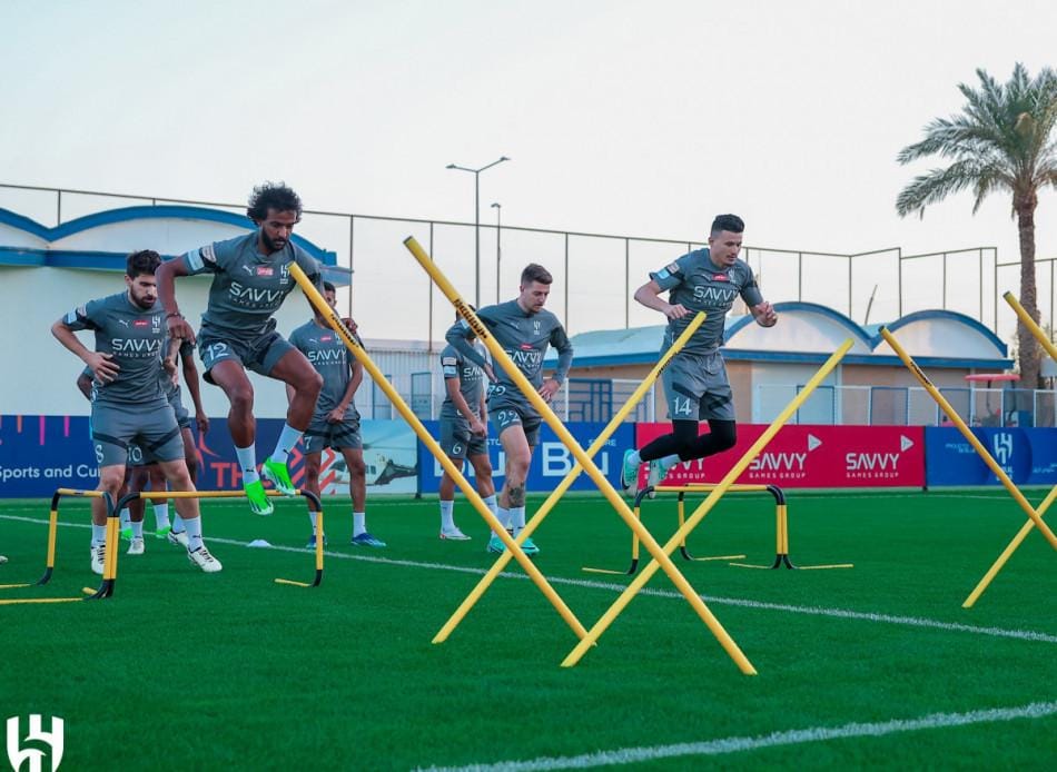 الربيعي يلتحق ببعثة الهلال قبل السفر إلى قطر