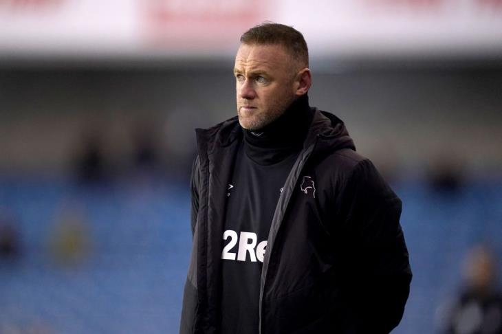 أسطورة مان يونايتد يرغب في تدريب أحد أندية روشن