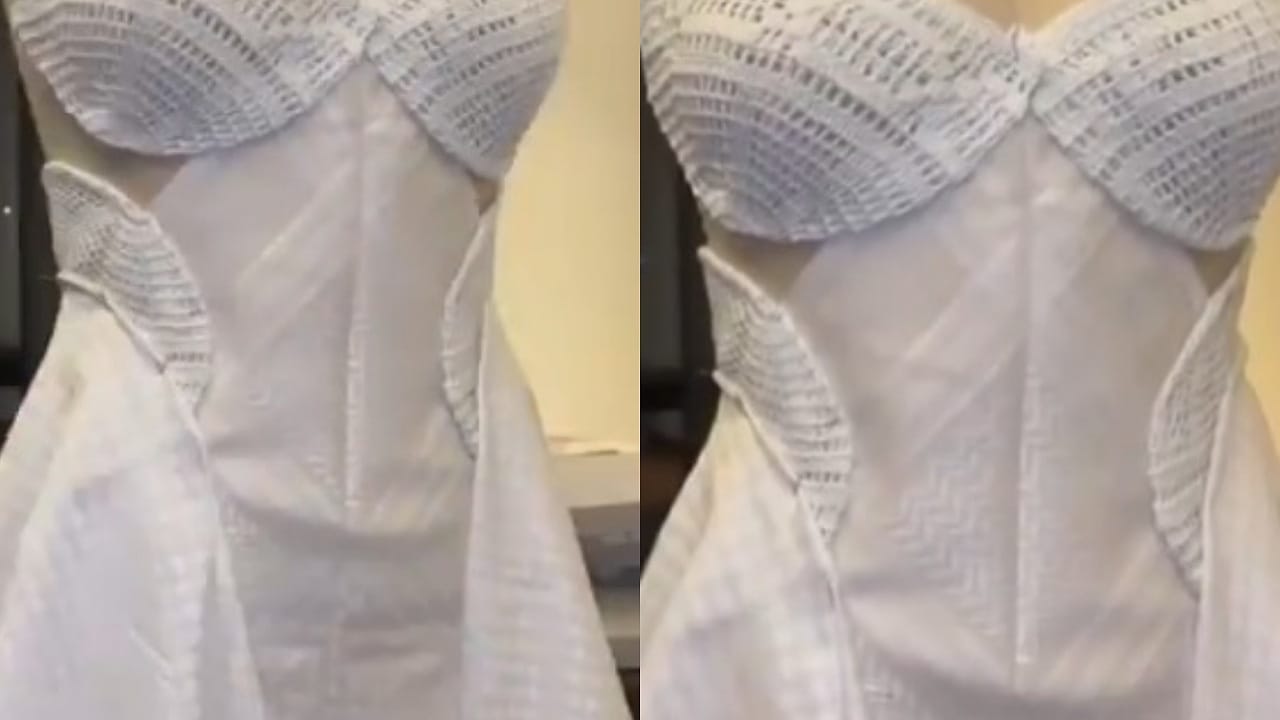 فستان مصنوع من الغترة والطاقية الشخال يثير الجدل .. فيديو