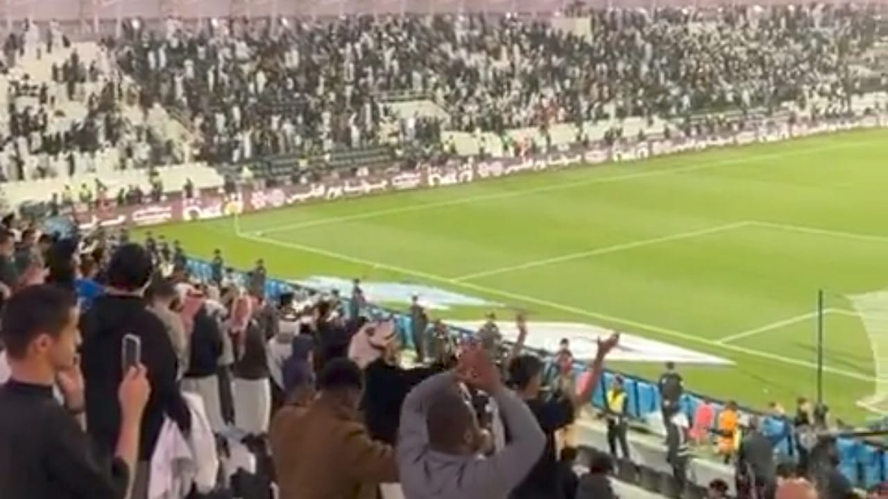 جمهور الشباب يحتفل مع جمهور ‎النصر بالانتصار .. فيديو
