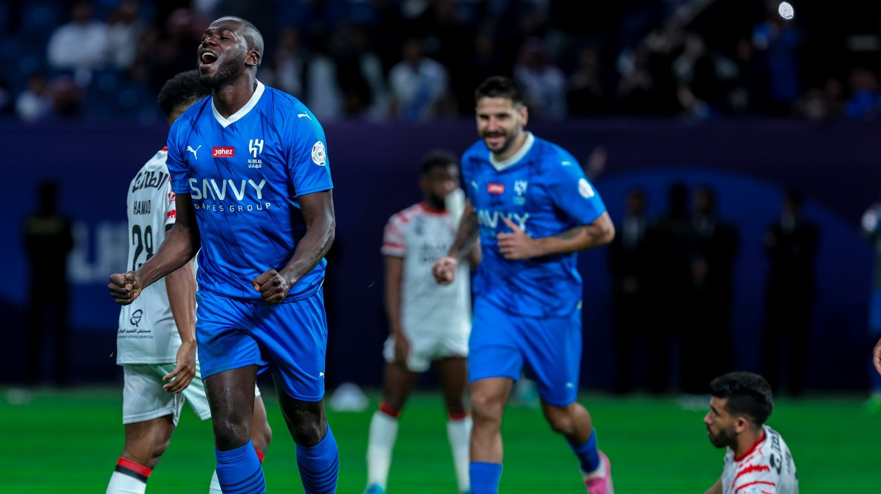 الهلال يهزم الرائد بثلاثية .. فيديو