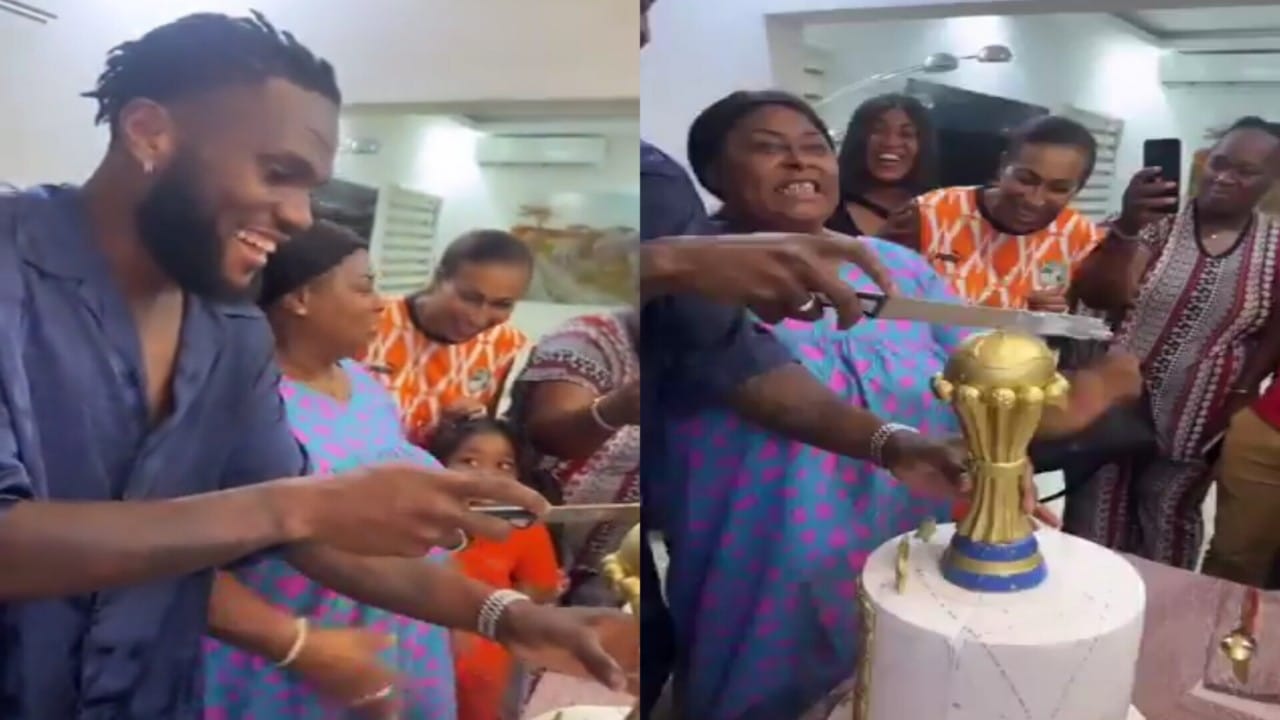 كيسيه يحتفل بكأس أفريقيا مع عائلته .. فيديو