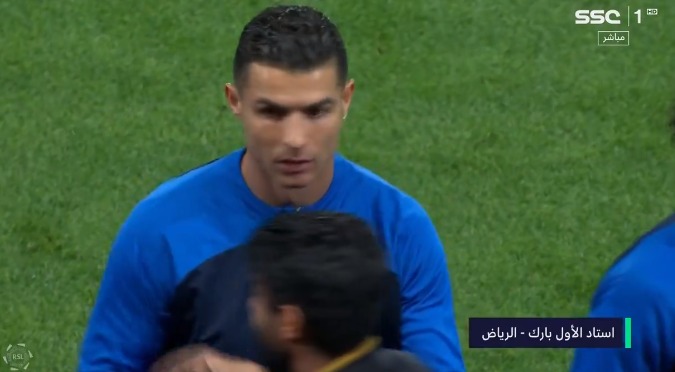 ردة فعل رونالدو مع ابنه اثناء احتفال براعم النصر .. فيديو