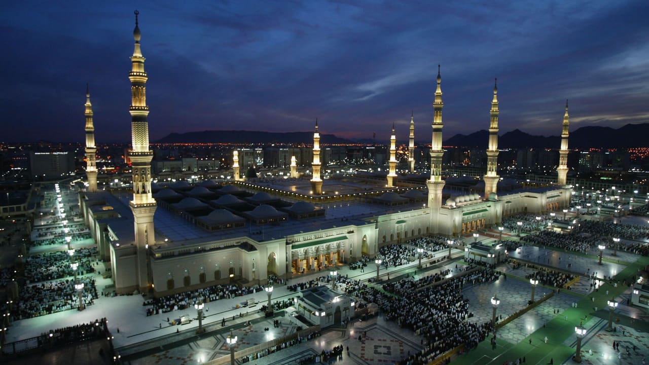 التجديد لعدد من أئمة المسجد الحرام والمسجد النبوي