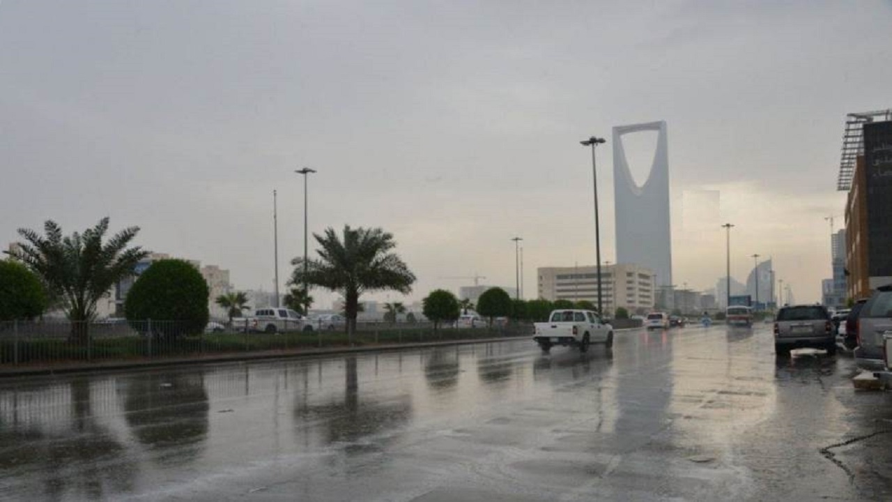 الأرصاد تنبّه من أمطار على الرياض