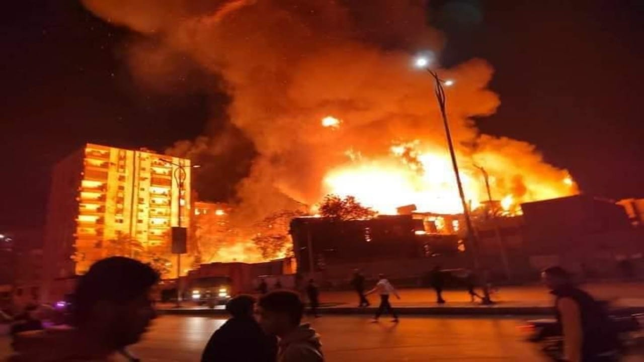 اندلاع حريق في موقع تصوير مسلسل &#8220;المعلم&#8221; في مصر.. صور