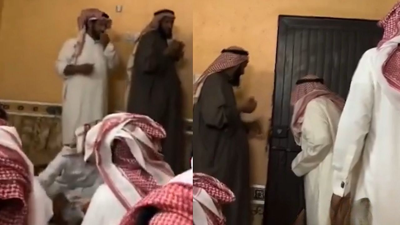 رجل يغلق مجلسه على ضيوفه لرغبته بعدم ترك طعام متبقي خلفهم .. فيديو