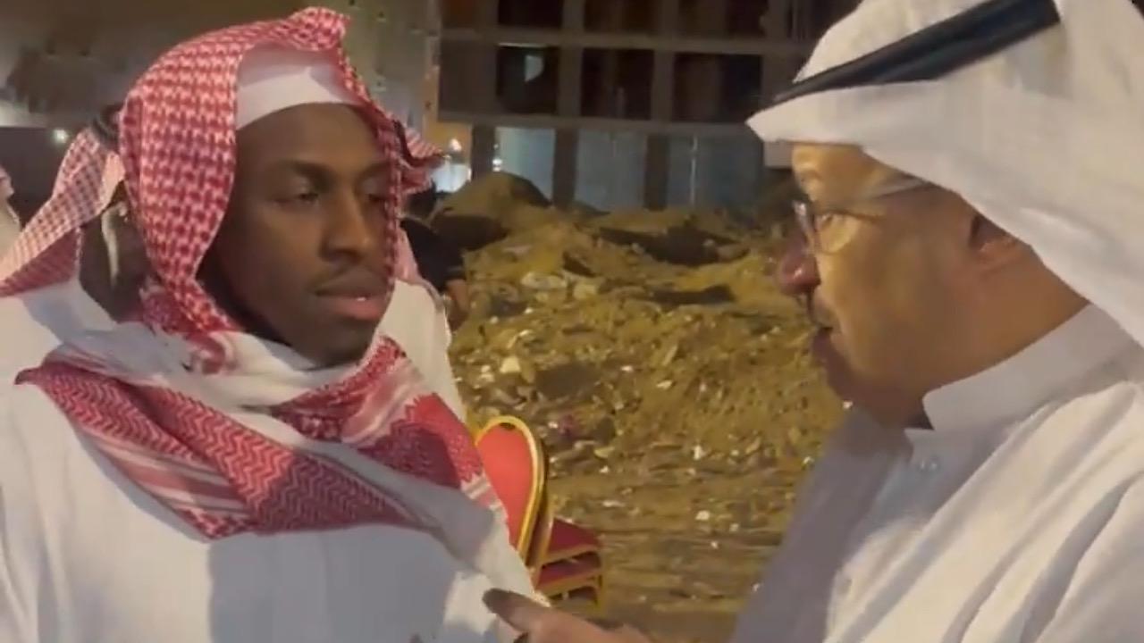 الأمير نواف بن محمد يعزي سعود عبدالحميد في وفاة والده .. فيديو