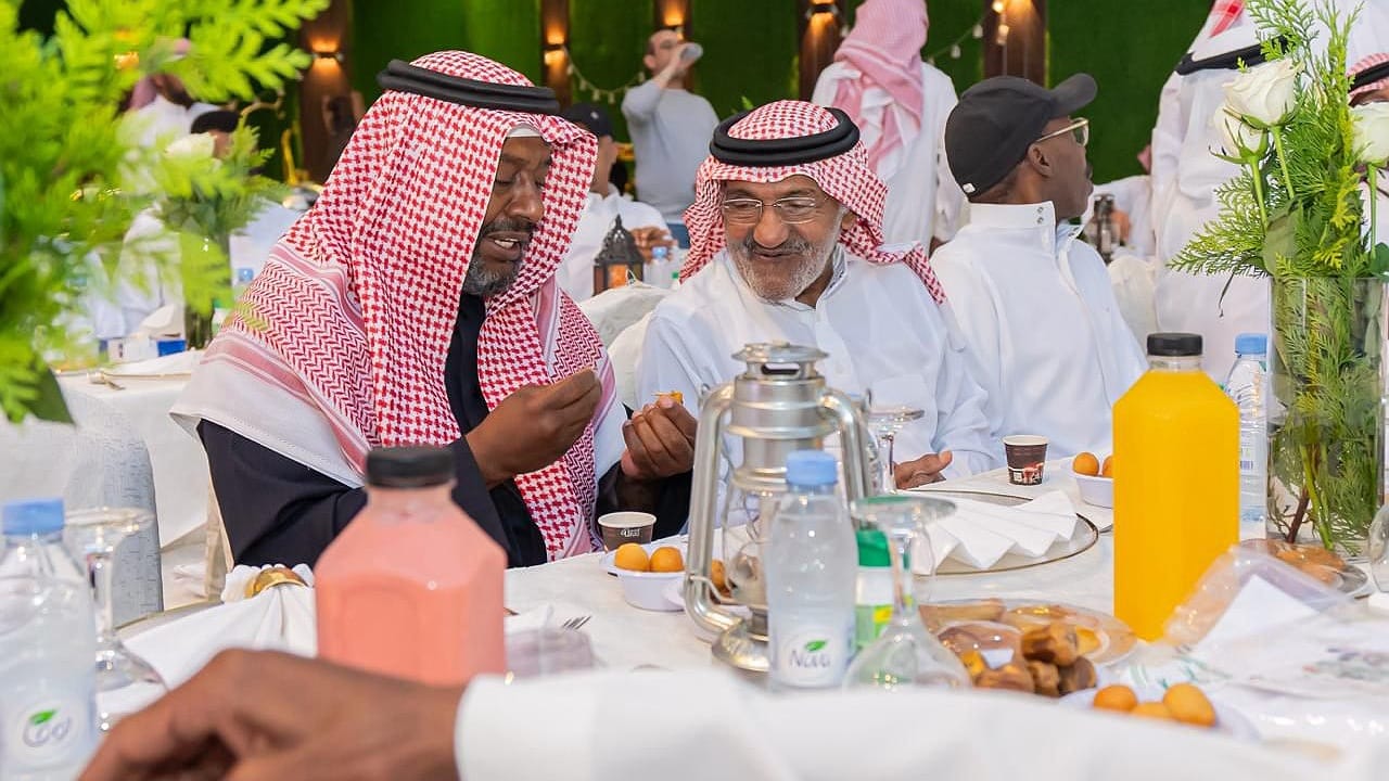 جمعية أصدقاء تقيم حفل إفطار أصدقاء الرمضاني بحضور رئيس الإدارة وجمعٌ من اللاعبين السابقين